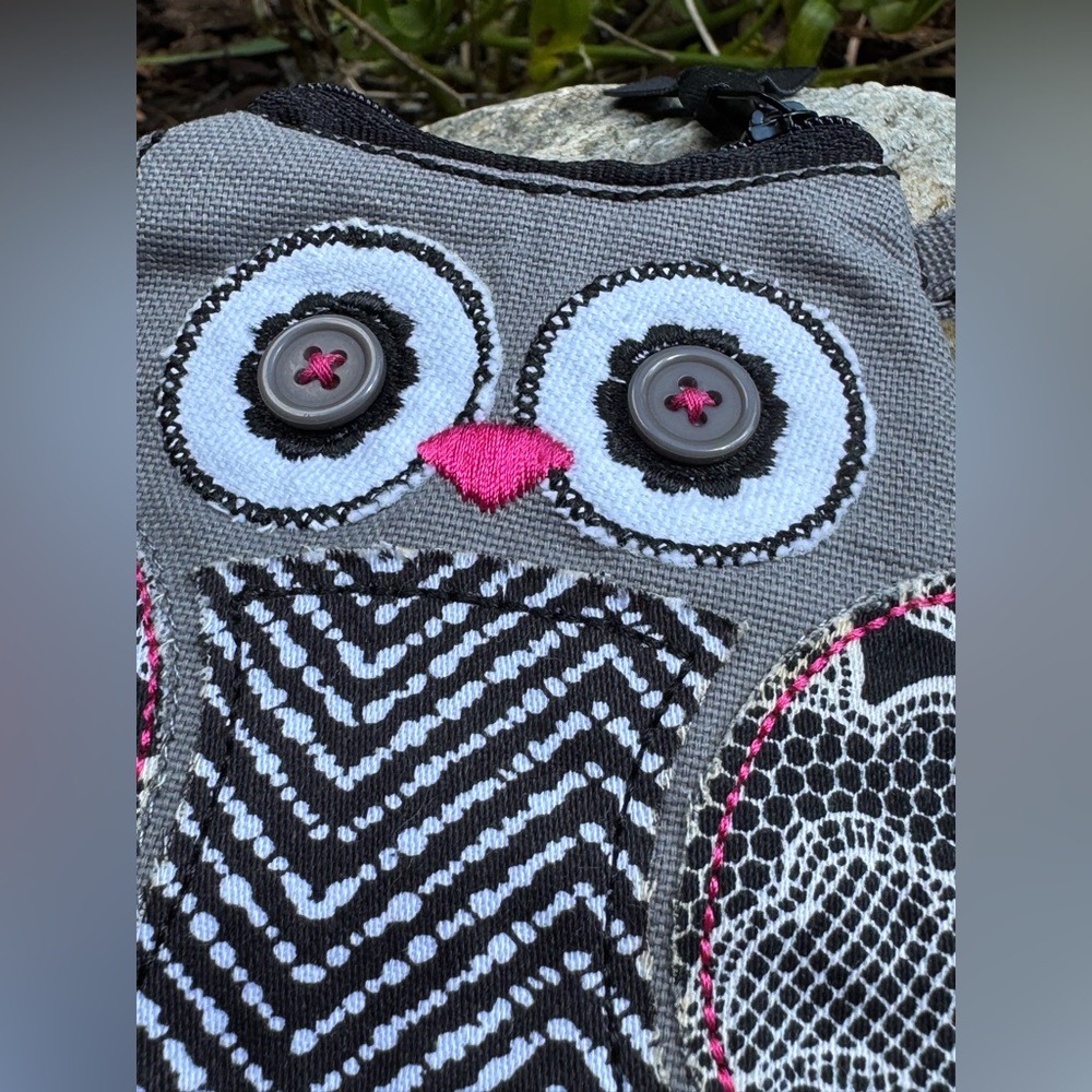 THIRTY ONE RETIRED GREY OWL COIN PURSE - Picture 3 of 6